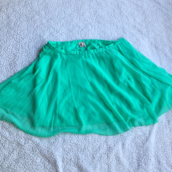 ASOS Mint Pleated Chiffon skirt! - Picture 2 of 3